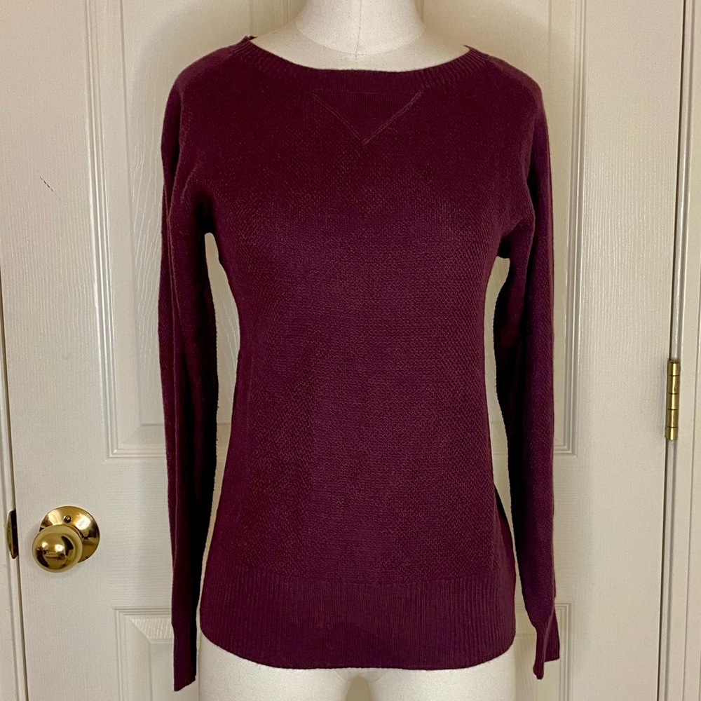 American Eagle Outfitters sweater top in maroon - NWT
